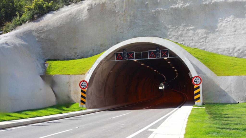 Altitude control for motorhomes and coaches from MobilWarn