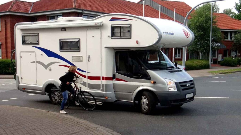 Blind Spot Assistant from MobilWarn 05